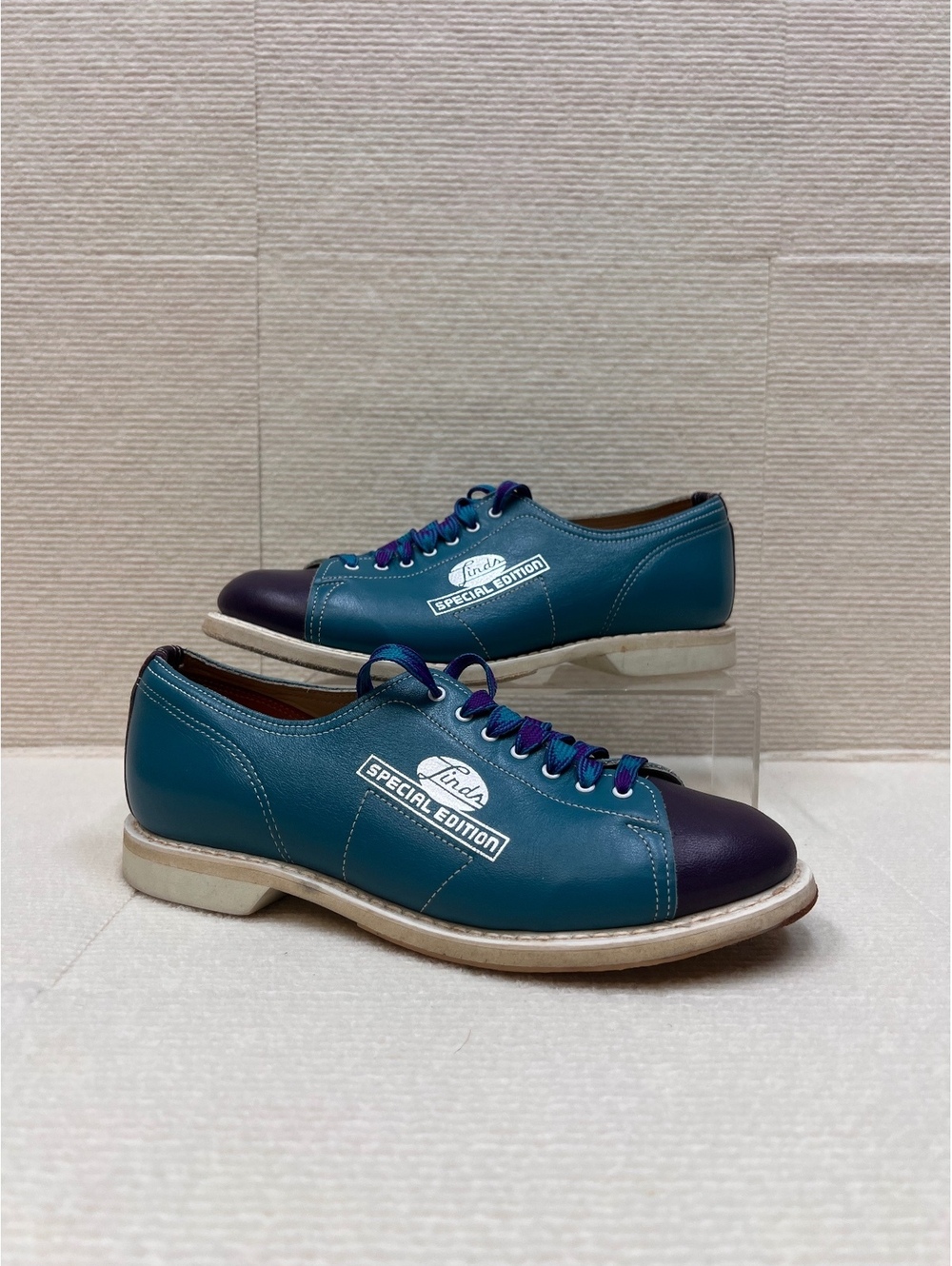 Vintage Linds Special Edition Bowling Shoes Teal Purple 7.5B